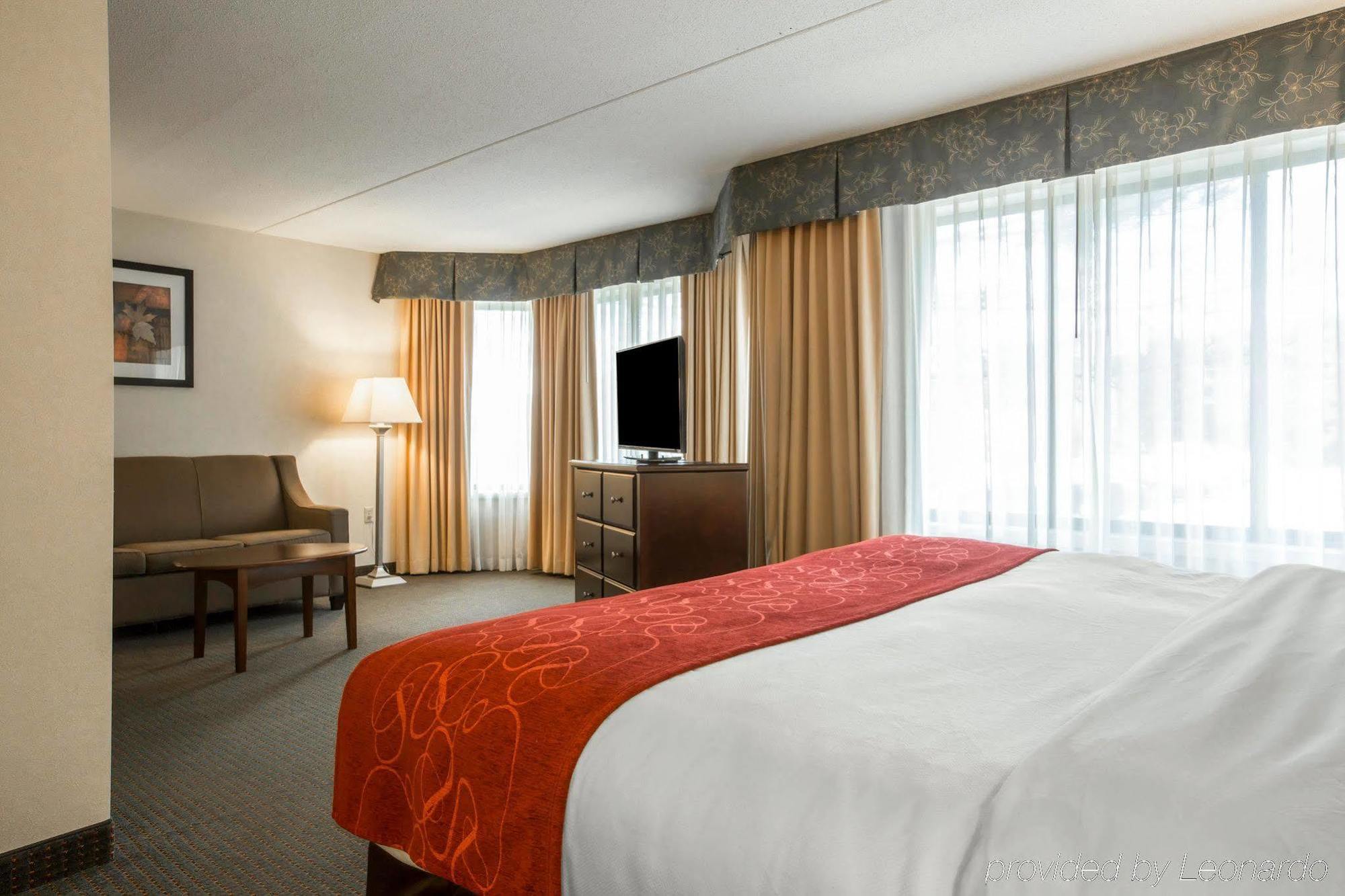 Comfort Suites South Burlington Near University Exteriör bild