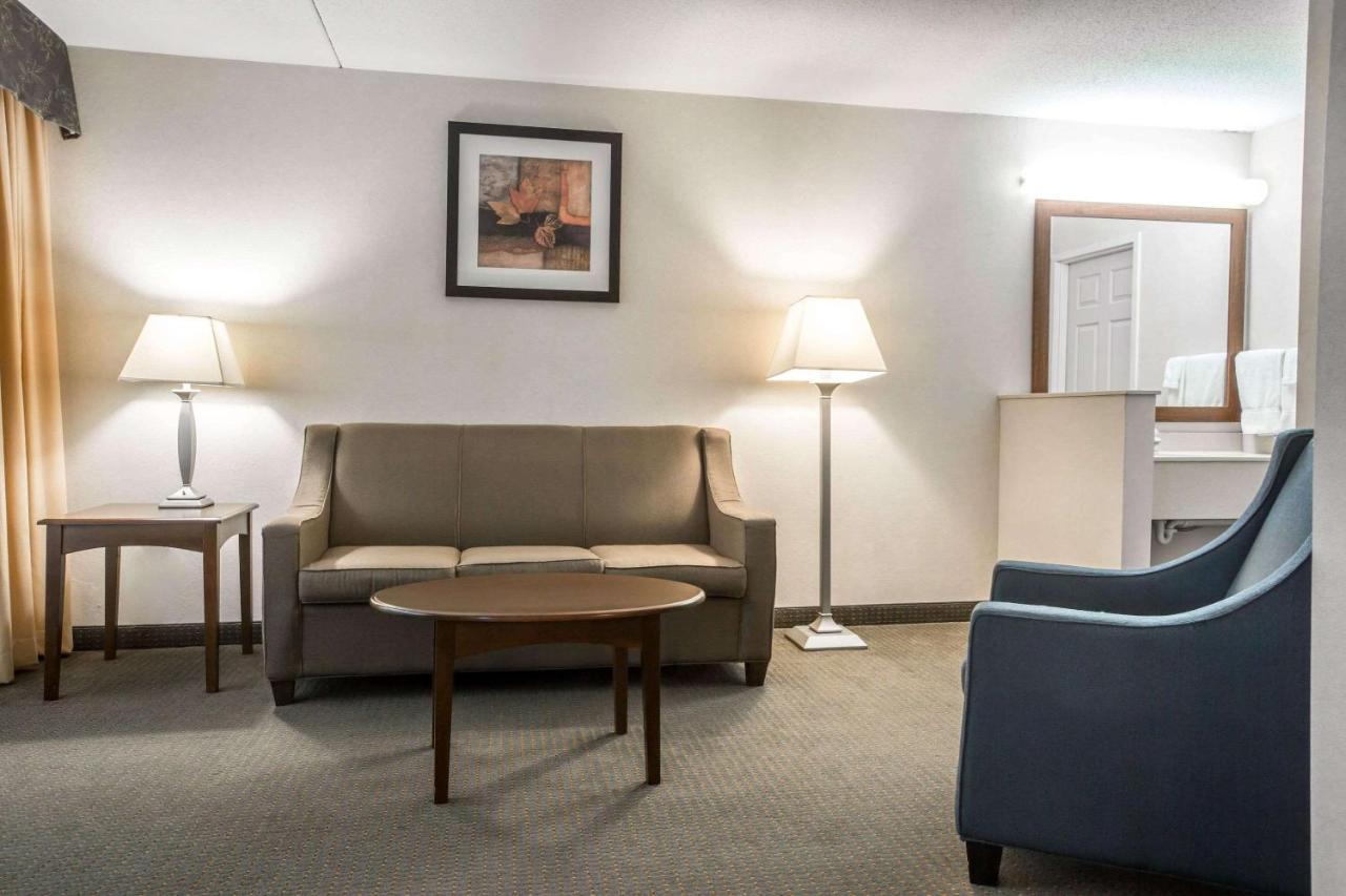 Comfort Suites South Burlington Near University Exteriör bild
