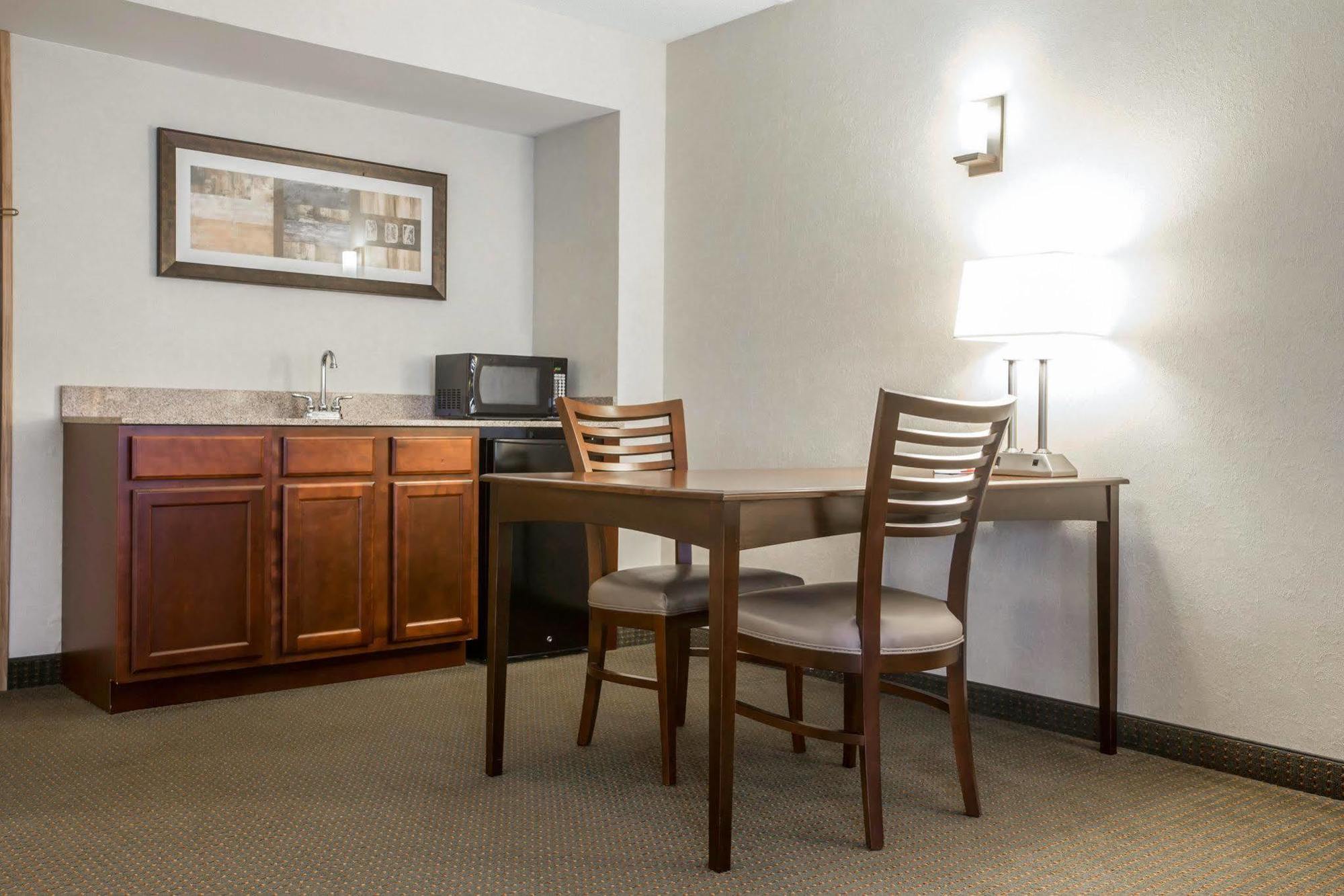 Comfort Suites South Burlington Near University Exteriör bild